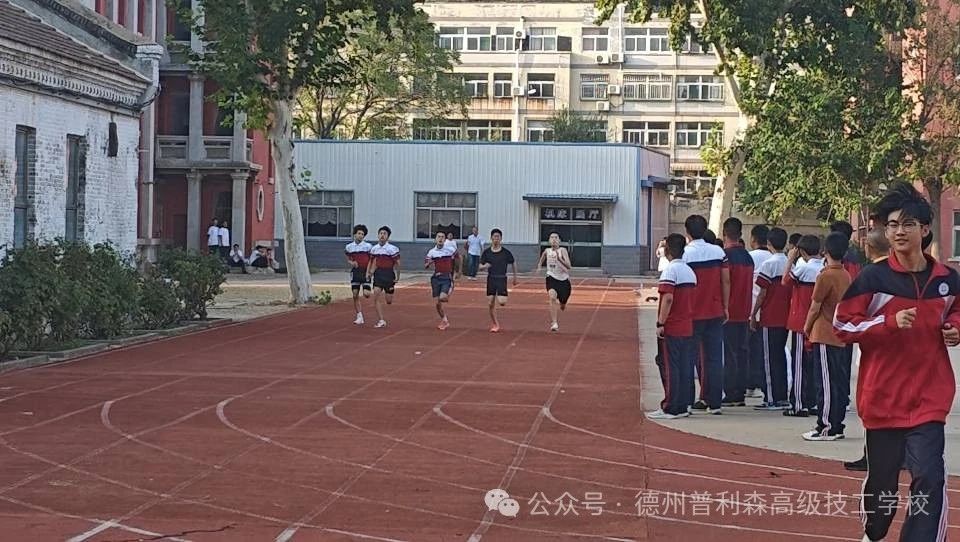体坛青春际会，校园运动乐章
